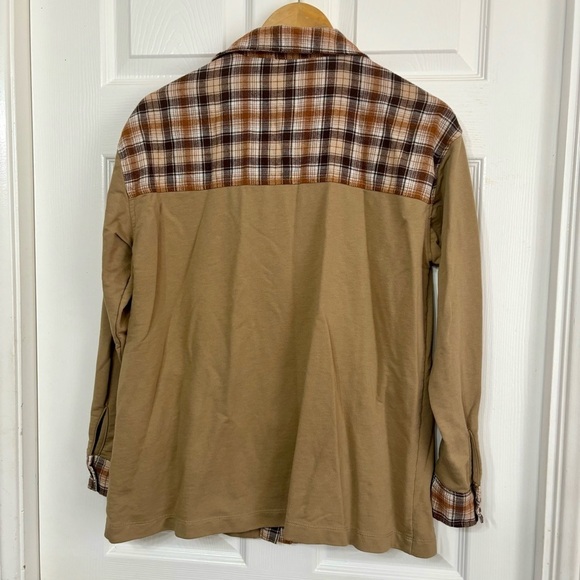 Tan plaid shacket Size Medium - Picture 2 of 10